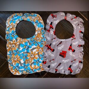 Bamboo ruffle bibs - floral bluey and tools